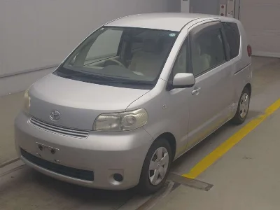 TOYOTA PORTE 1
