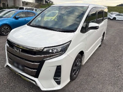 TOYOTA NOAH 1