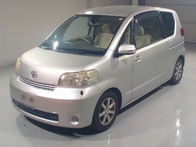 TOYOTA PORTE 1