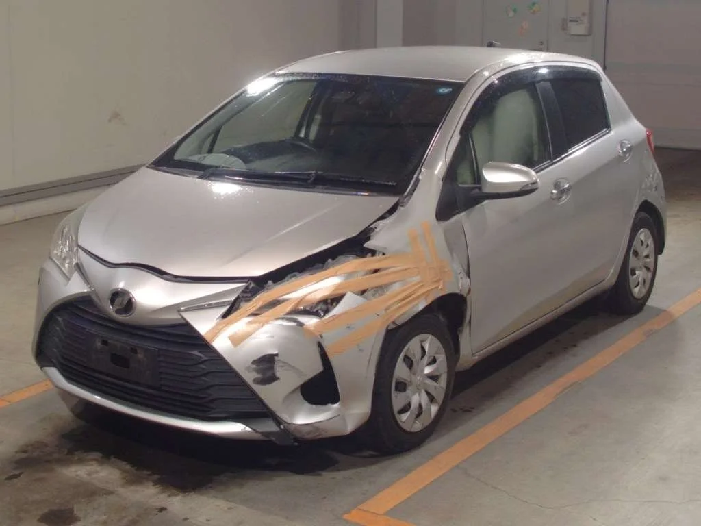 Toyota Vitz  с аукциона в Японии