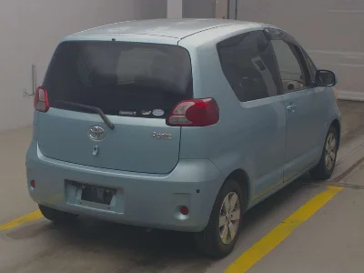 TOYOTA PORTE 2