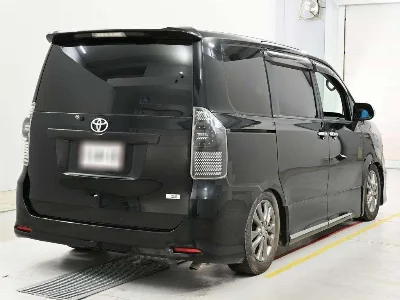 Статистика аукционов Toyota Voxy