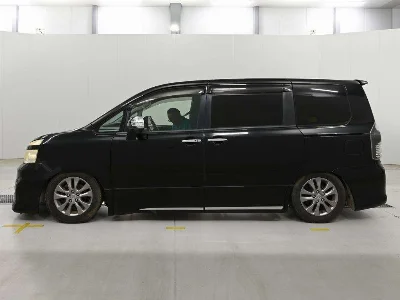 Статистика аукционов Toyota Voxy