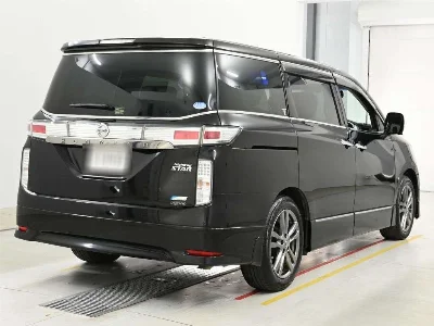 NISSAN ELGRAND 2