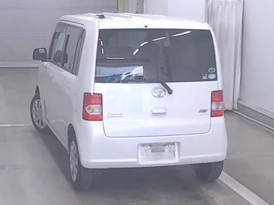 Toyota Pixis Space