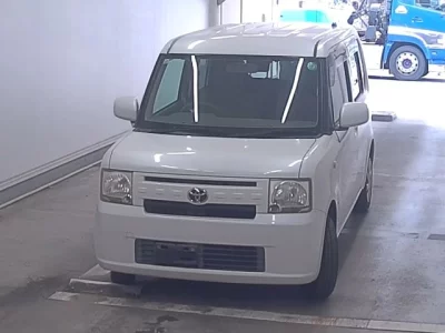 Toyota Pixis Space