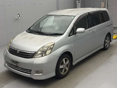 TOYOTA ISIS 1