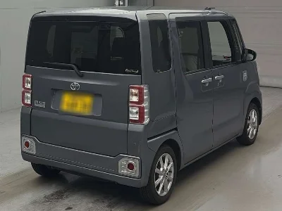 Toyota Pixis Mega