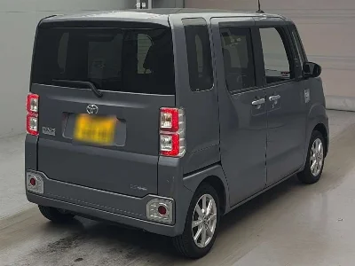 Toyota Pixis Mega