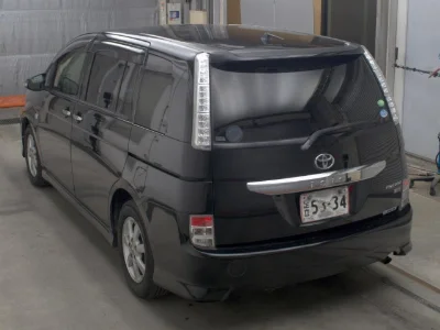 TOYOTA ISIS 2