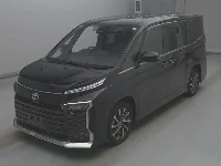 Цена авто Toyota Voxy с аукционов Японии, номер кузова ZWR90W, пробег 28 000, оценка 8
