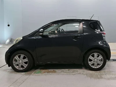 Toyota iQ