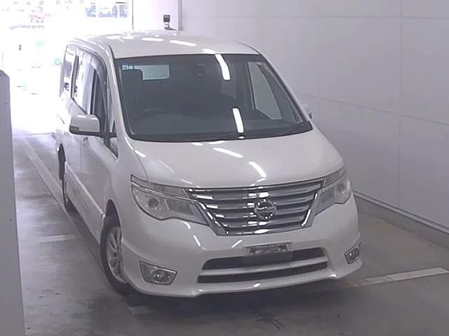 Nissan Serena 2015