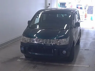 Mitsubishi Delica D:5