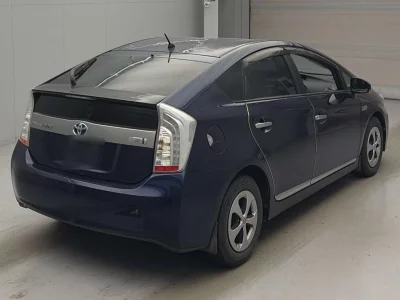 Toyota Prius PHV