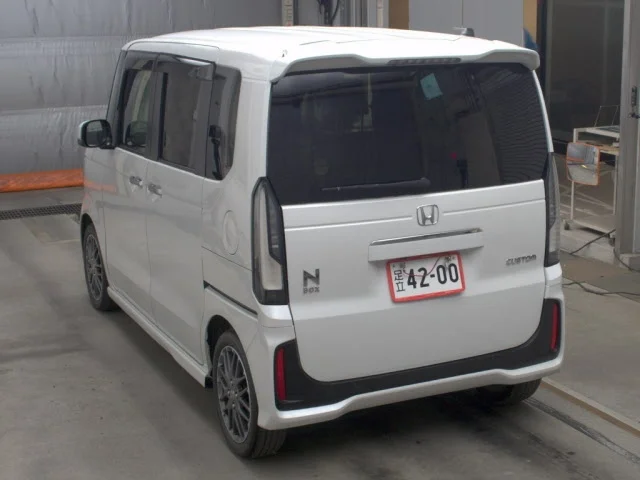 Honda N-Box  с аукциона в Японии