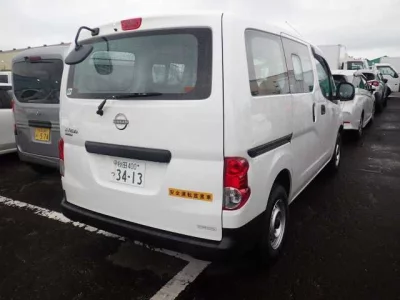 NISSAN NV200 2