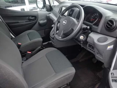 NISSAN NV200 3