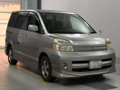 Статистика аукционов Toyota Voxy