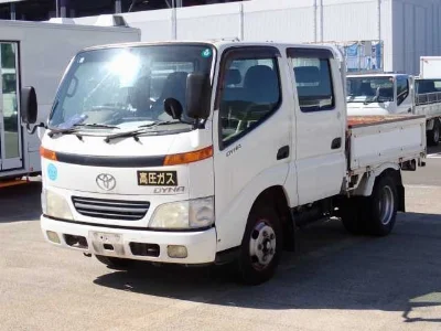 TOYOTA DYNA