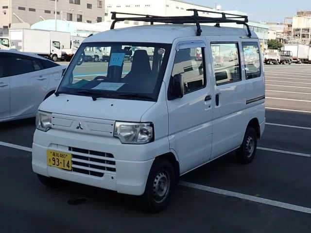 Mitsubishi Minicab 2012