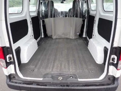NISSAN NV200 3