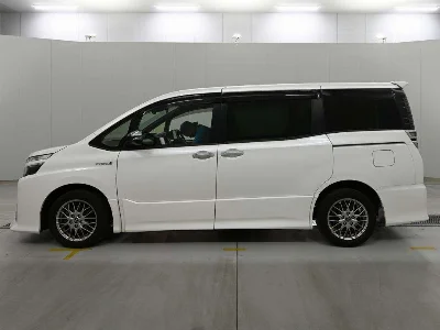 Статистика аукционов Toyota Voxy