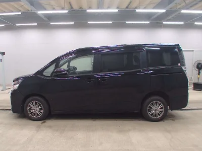 Статистика аукционов Toyota Voxy