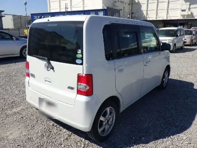 Toyota Pixis Space