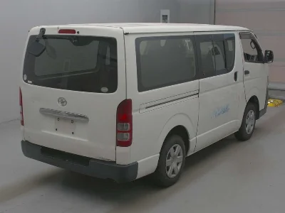 TOYOTA REGIUS VAN 2