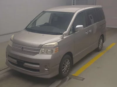 Статистика аукционов Toyota Voxy