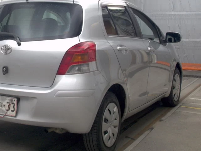 Toyota Vitz  с аукциона в Японии