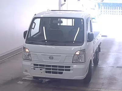 Nissan NT100 Clipper