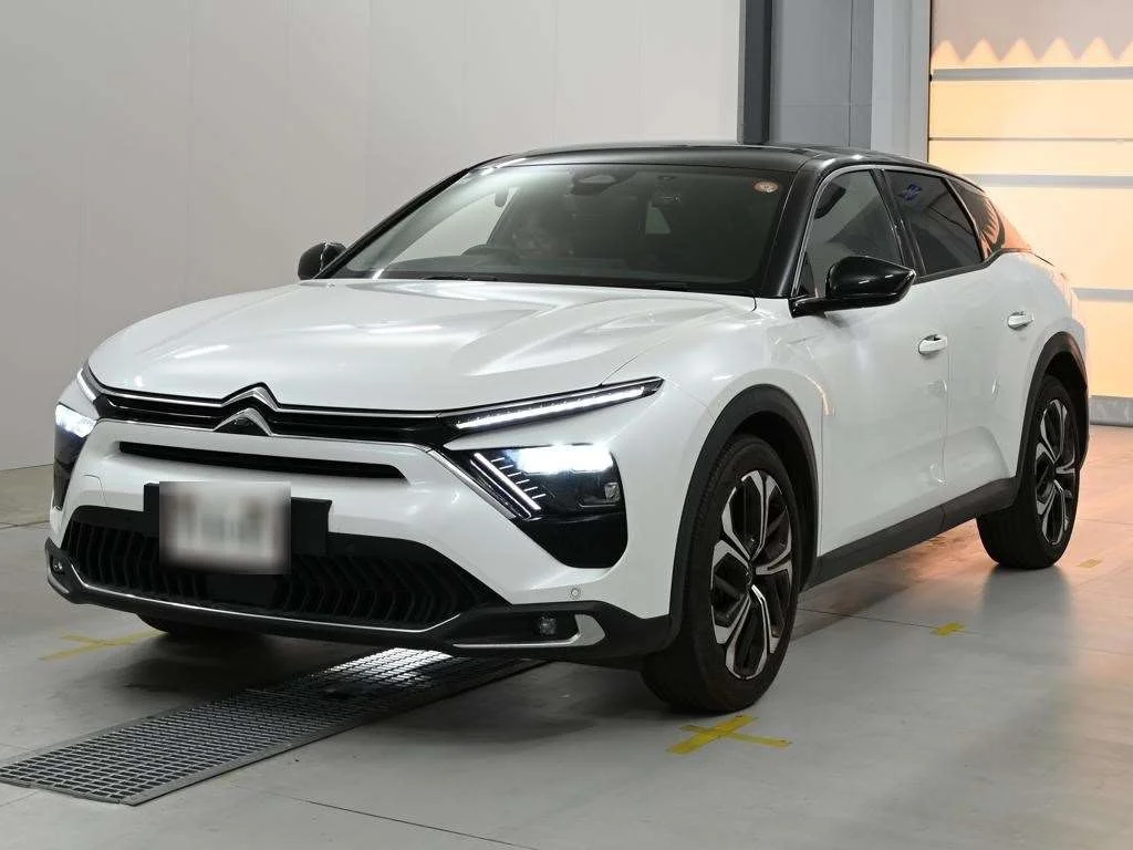Citroen C5 X  с аукциона в Японии