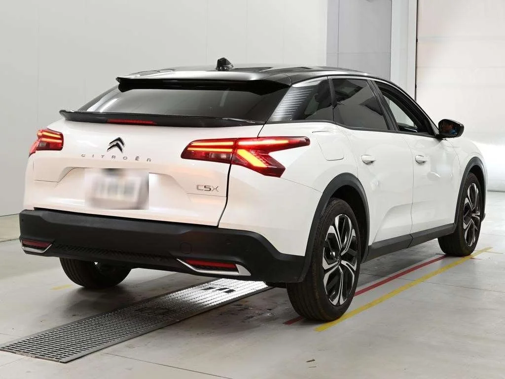 Citroen C5 X  с аукциона в Японии