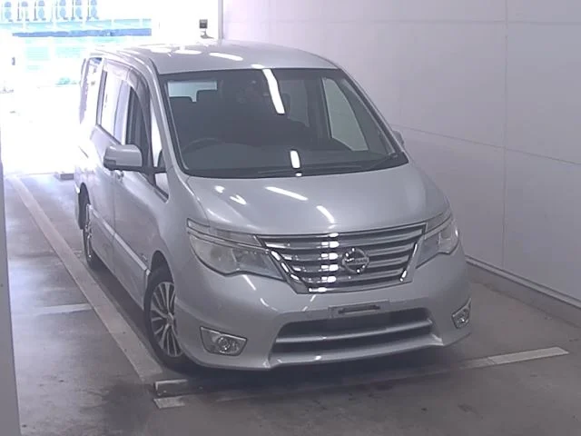 Nissan Serena 2015