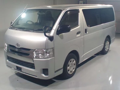TOYOTA REGIUS VAN 1