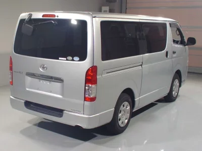 TOYOTA REGIUS VAN 2