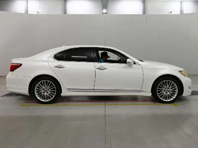 Lexus LS460L