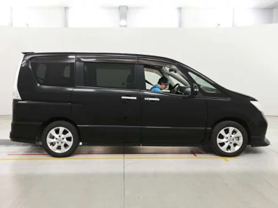 NISSAN SERENA 3