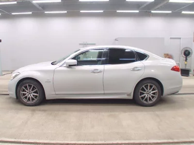 NISSAN FUGA 4