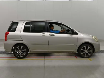 Toyota Raum