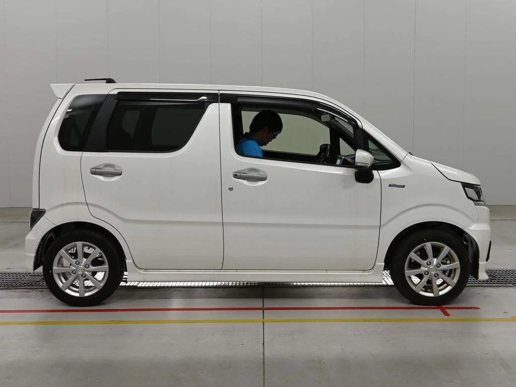 Suzuki Wagon R Custom  с аукциона в Японии