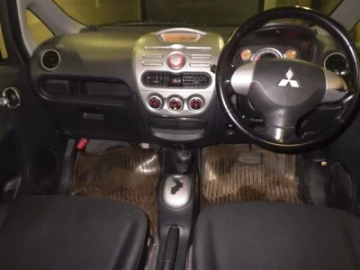 Mitsubishi i