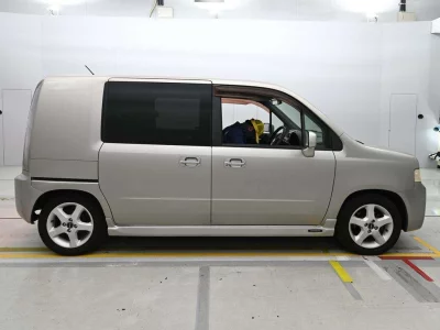 Honda Mobilio Spike
