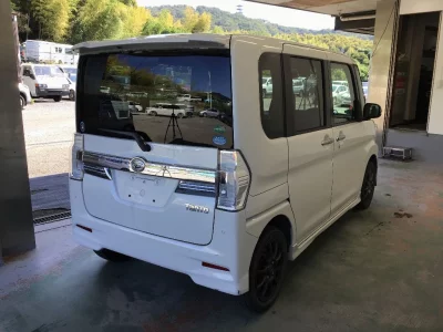 DAIHATSU TANTO 4