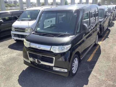DAIHATSU TANTO 4