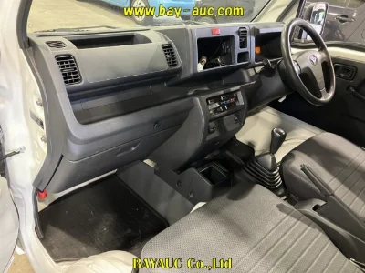DAIHATSU HIJET TRUCK 4
