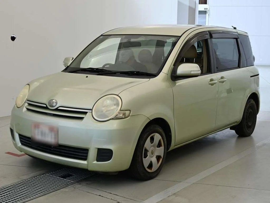 Toyota Sienta  с аукциона в Японии