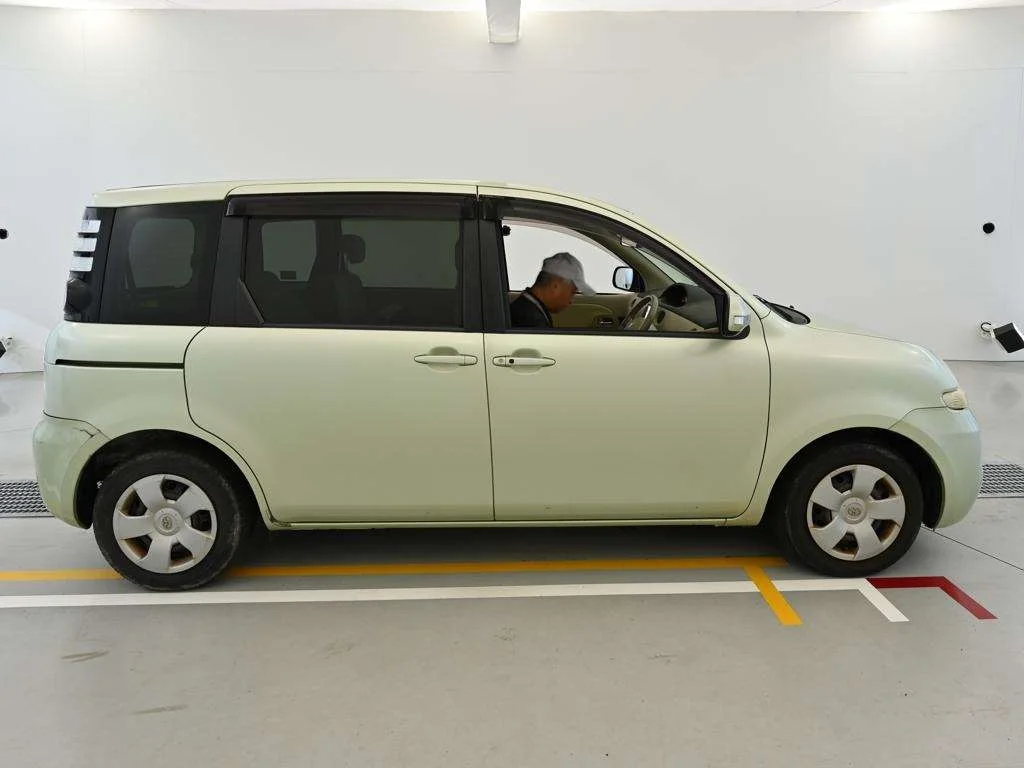 Toyota Sienta  с аукциона в Японии
